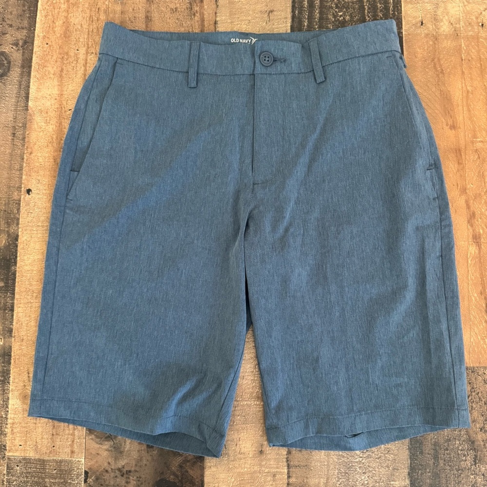 Lightweight and performance-ready Old Navy Go-Dry men’s active shorts